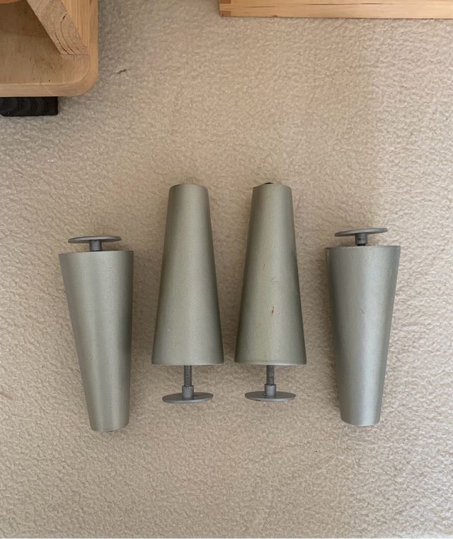 4 Patas de madera cónicas