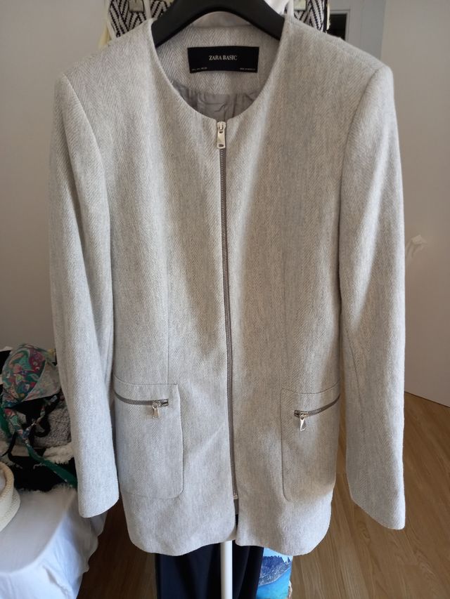 Abrigo Zara Basic cremallera bolsillos