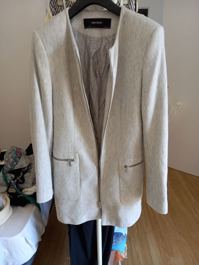 Abrigo Zara Basic cremallera bolsillos
