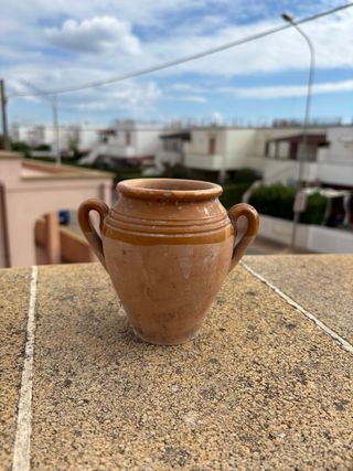 Anfora vintage in terracotta