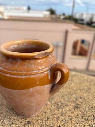 Anfora vintage in terracotta