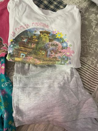 2 Pijamas Encanto Niña Talla 5/6 Años