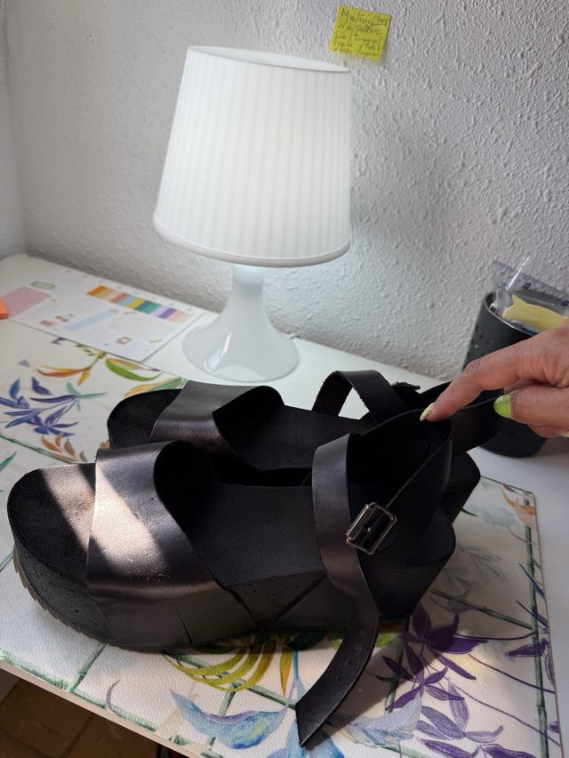 Sandalias plataforma Camelia negras.