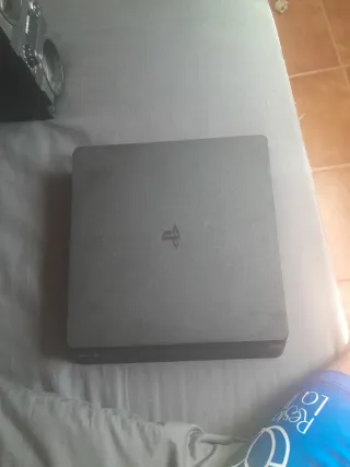 Consola PlayStation 4 Slim Negra