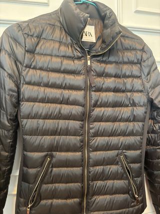 Cazadora acolchada gris Zara
