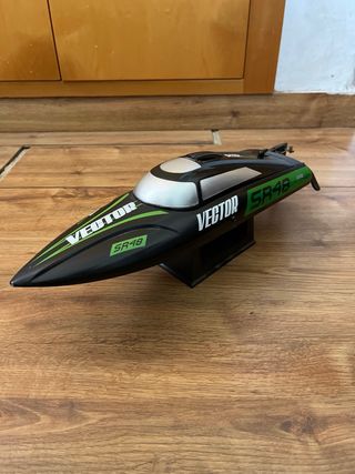 Barco RC Vector SR48 con mando