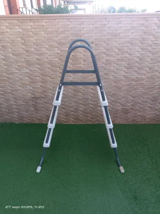 Escalera piscina