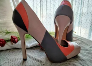 ZAPATOS TACÓN VARIOS COLORES.