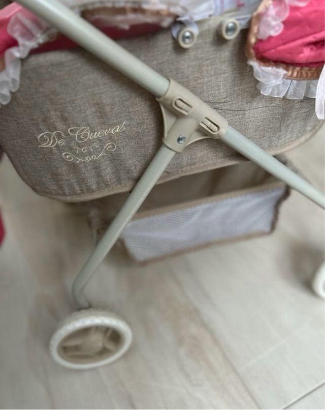 Carrito de muñecas De Cuevas