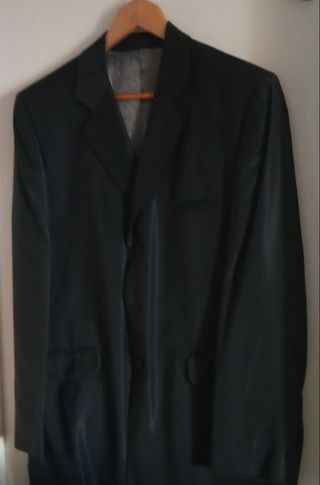 Traje de Hombre,Color negro.
Talla :50