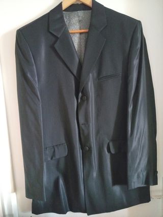 Traje de Hombre,Color negro.
Talla :50