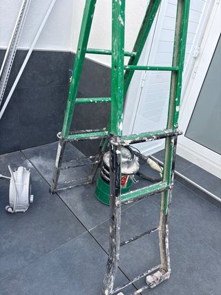 Escalera multiusos verde + aspiradora 