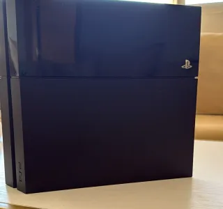 PS4 500GB + Mando Rojo + Cables