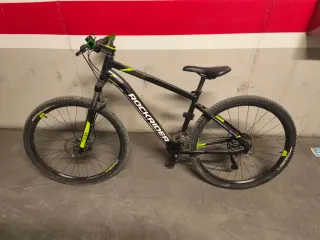Bicicleta Montaña Negra y Verde