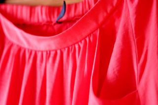 Falda larga coral Stradivarius