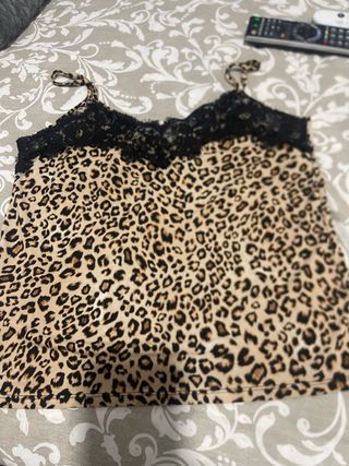 Top tirantes estampado leopardo y encaje
