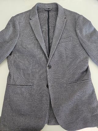 Chaqueta gris hombre
