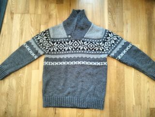 Jersey de lana gris con estampado