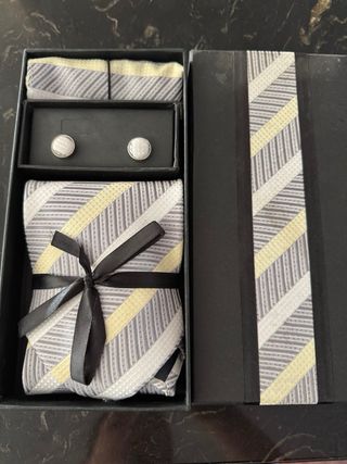 Conjunto Corbata, Gemelos y Pañuelo Nuevo