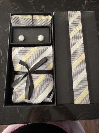 Conjunto Corbata, Gemelos y Pañuelo Nuevo