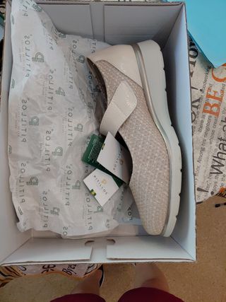 Zapatos Pitillos Beige Talla 38