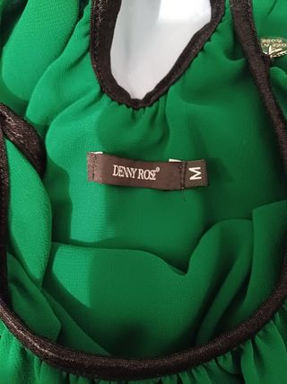 Vestido verde con tirantes y lazo
