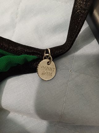 Vestido verde con tirantes y lazo