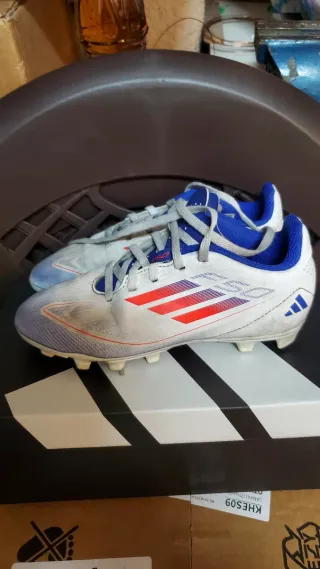 Botas de fútbol Adidas Talla 32