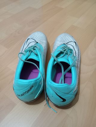 Botas de fútbol Nike Phantom
Talla 44
