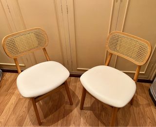 Sillas de madera y ratán (2 unidades)