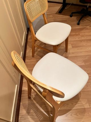Sillas de madera y ratán (2 unidades)