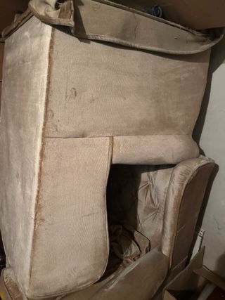 2 Sillones Orejeros Tela Beige