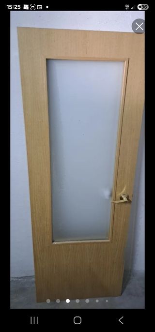 Puerta de roble con cristal