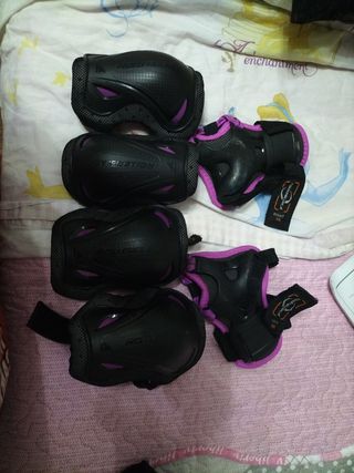 Casco rosa para bicicleta