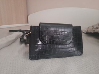 Bolso negro efecto piel cocodrilo