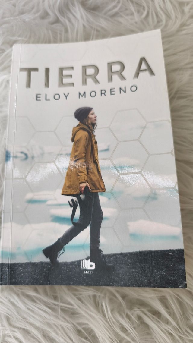 Libro "Tierra" de Eloy Moreno