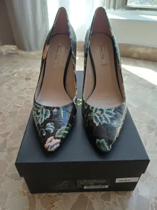 Zapatos tacón Massimo Dutti estampado floral