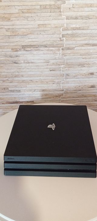 PS4 (PlayStation 4) pro 1TB con mandos y juegos