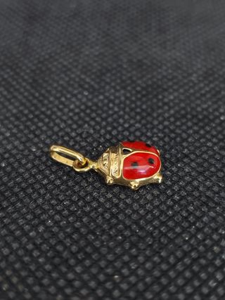 Colgante oro 18k mariquita color.051-03-00400