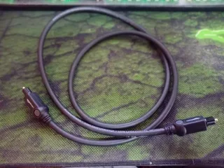 Cable Óptico Amazon Basics