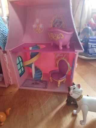 Casa Aristogatos con figuras