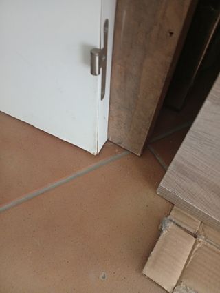 Puerta madera maciza con 4 cristales