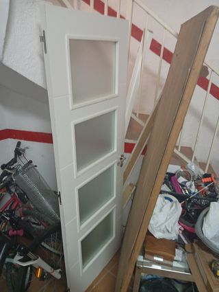 Puerta madera maciza con 4 cristales