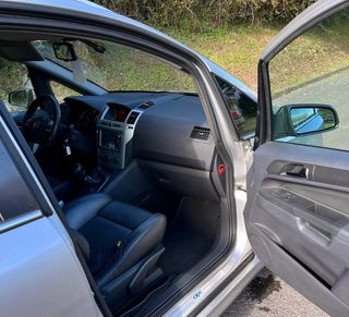 Opel Zafira OPC 