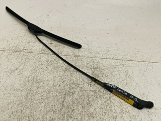 BRAZO LIMPIA DELANTERO DERECHO OPEL CORSA C Cosmo