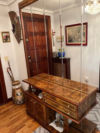 Mueble de entrada con espejo