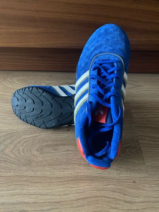 Deportivas Adidas Azules y Rojas