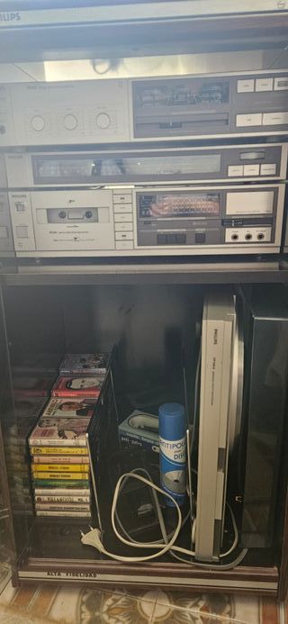 Mueble Philips Tocadiscos y Caset