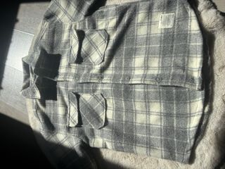 Talla S/M ya que es más grande tipo overside 