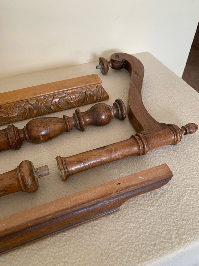 Copete, remates y talla de madera vintage